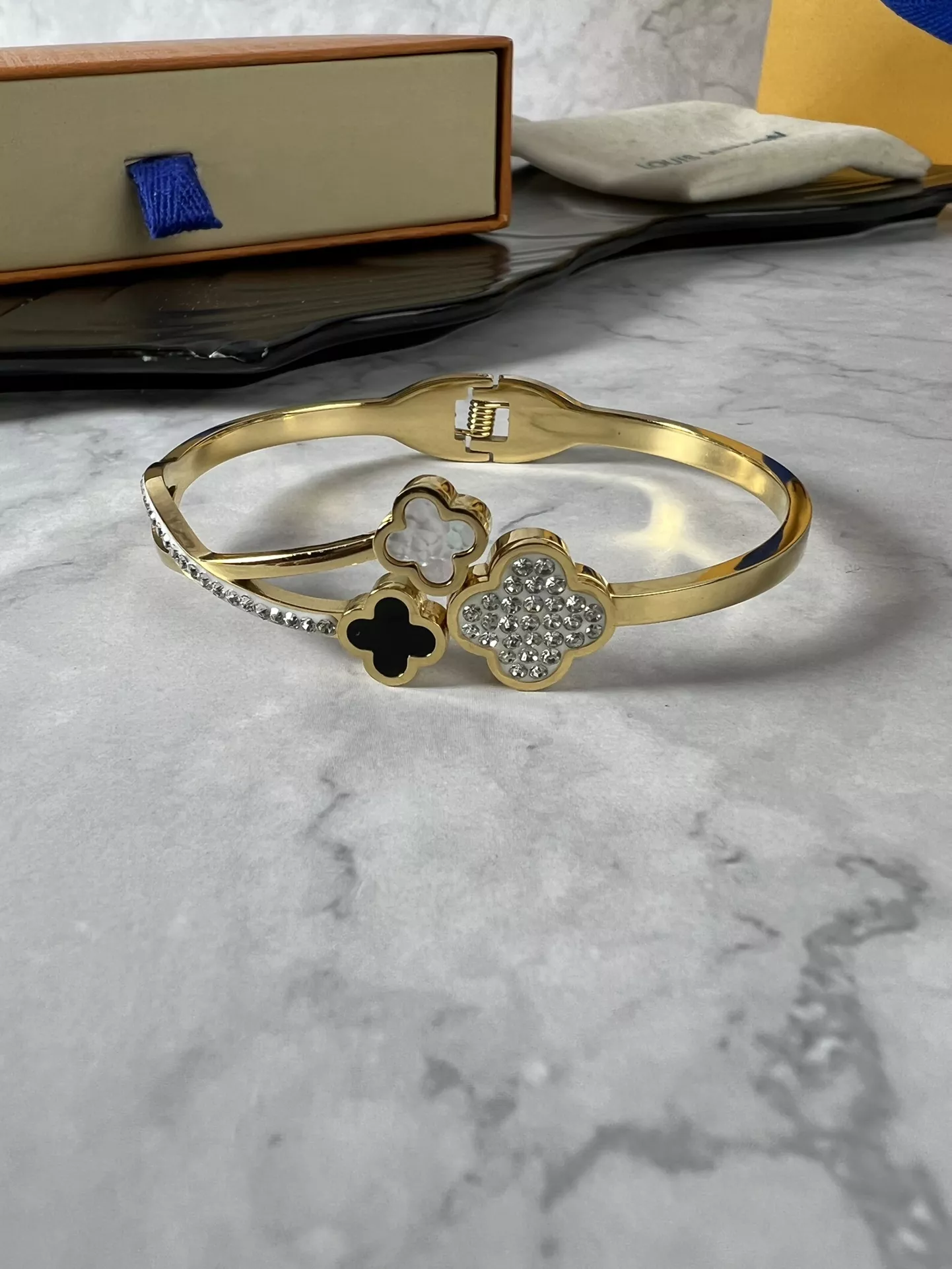 louis vuitton lv bracelets s_12b1071